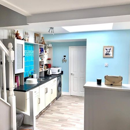 Stay In The Heart Of York At The Hampden - Free Parking - York Holiday Home 외부 사진