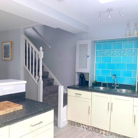 Stay In The Heart Of York At The Hampden - Free Parking - York Holiday Home 외부 사진