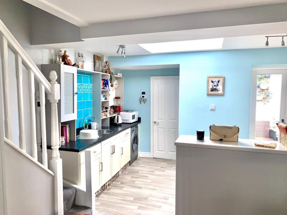 Stay In The Heart Of York At The Hampden - Free Parking - York Holiday Home 외부 사진