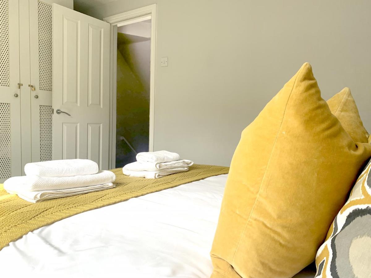 Stay In The Heart Of York At The Hampden - Free Parking - York Holiday Home 외부 사진
