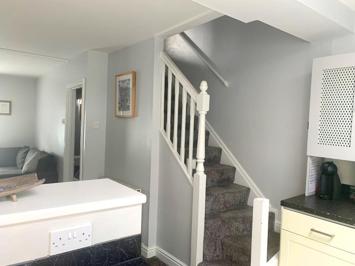 Stay In The Heart Of York At The Hampden - Free Parking - York Holiday Home 외부 사진