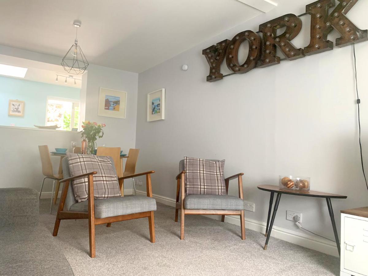 Stay In The Heart Of York At The Hampden - Free Parking - York Holiday Home 외부 사진