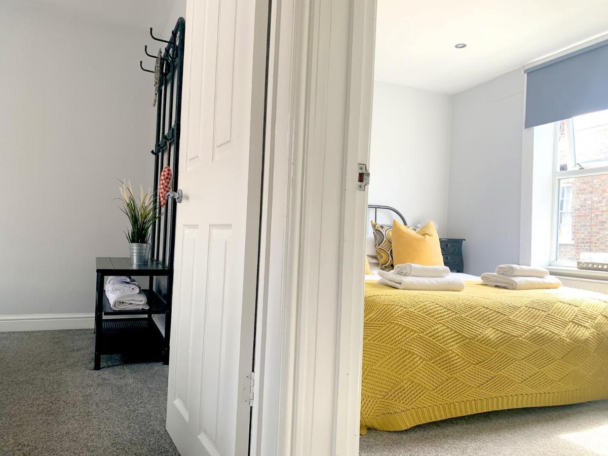 Stay In The Heart Of York At The Hampden - Free Parking - York Holiday Home 외부 사진