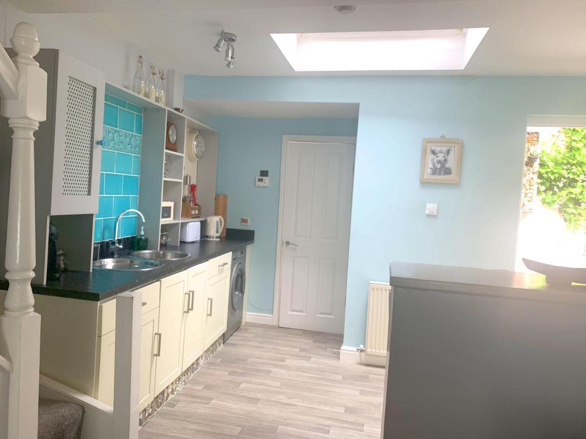 Stay In The Heart Of York At The Hampden - Free Parking - York Holiday Home 외부 사진