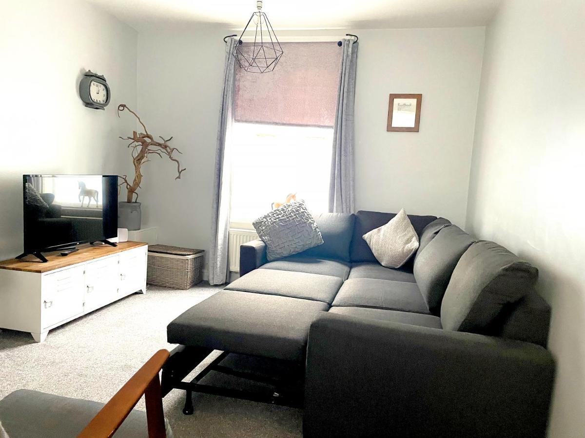 Stay In The Heart Of York At The Hampden - Free Parking - York Holiday Home 외부 사진